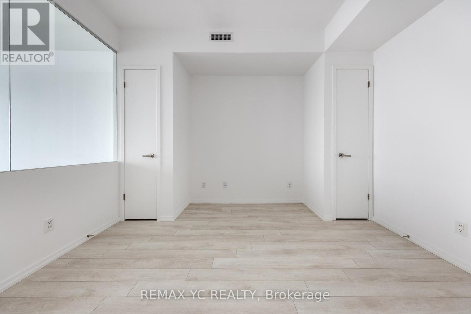 5104 - 197 Yonge Street, Toronto (Church-Yonge Corridor), Ontario  M5B 1M4 - Photo 11 - C12388956