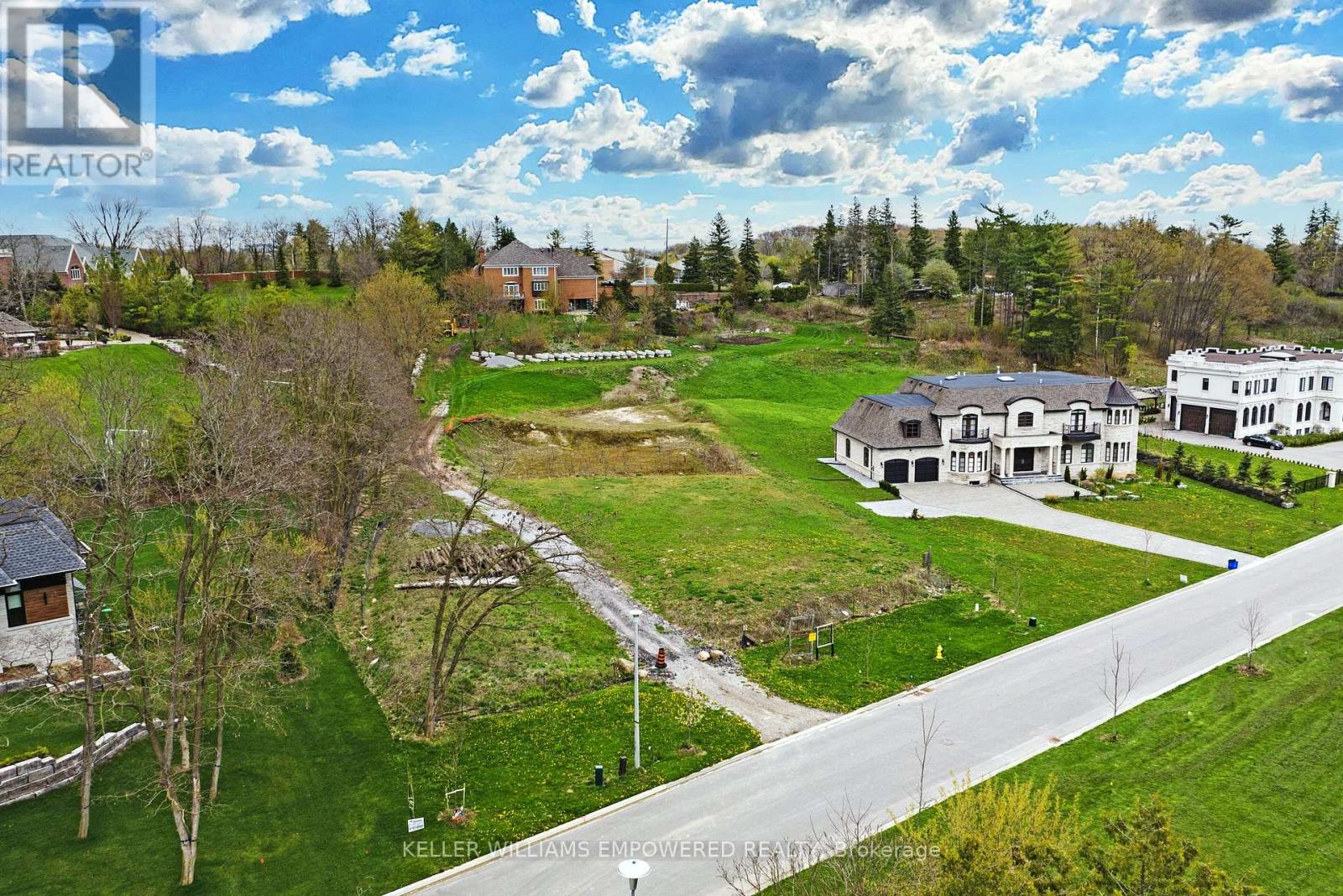 15 Honey Locust Court, Vaughan, Ontario  L6A 1G2 - Photo 3 - N12389875