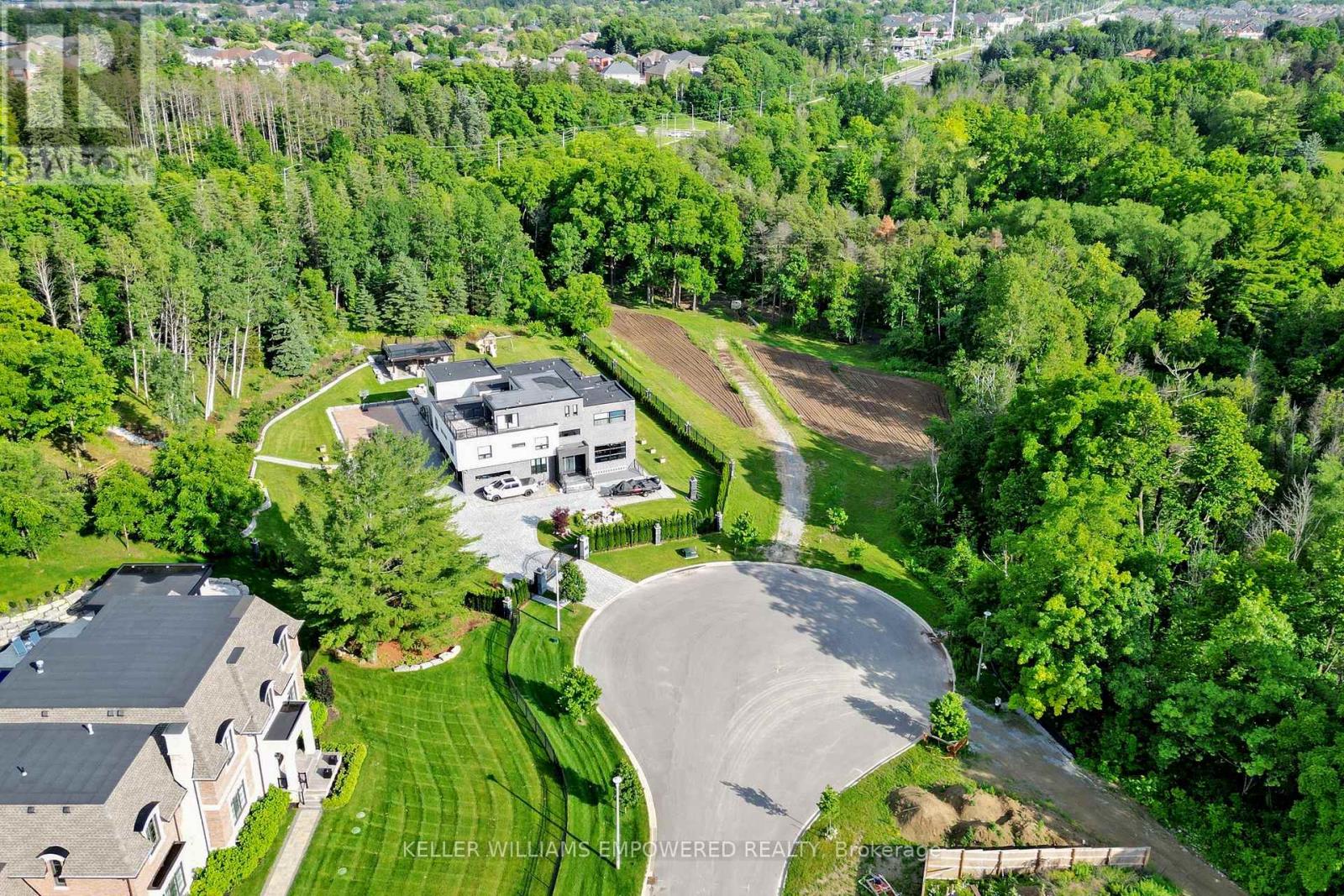 2 HONEY LOCUST COURT, Vaughan, Ontario