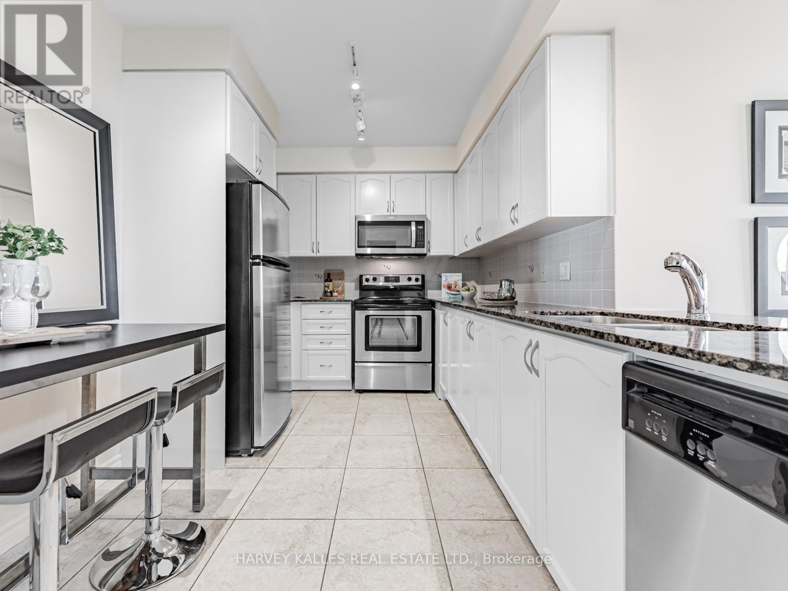 508 - 88 Promenade Circle, Vaughan (Brownridge), Ontario  L4J 9A4 - Photo 8 - N12389921