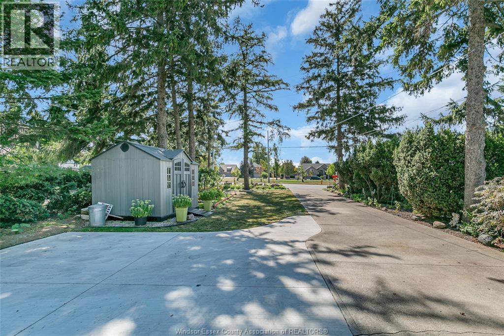 Property at 11360 RIVERSIDE DRIVE East image 5