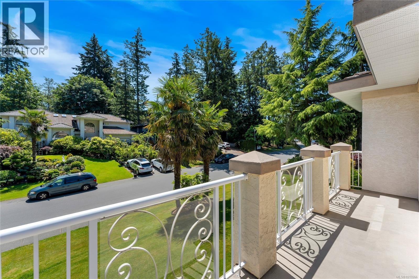 Property at 948 Boulderwood Rise image 2