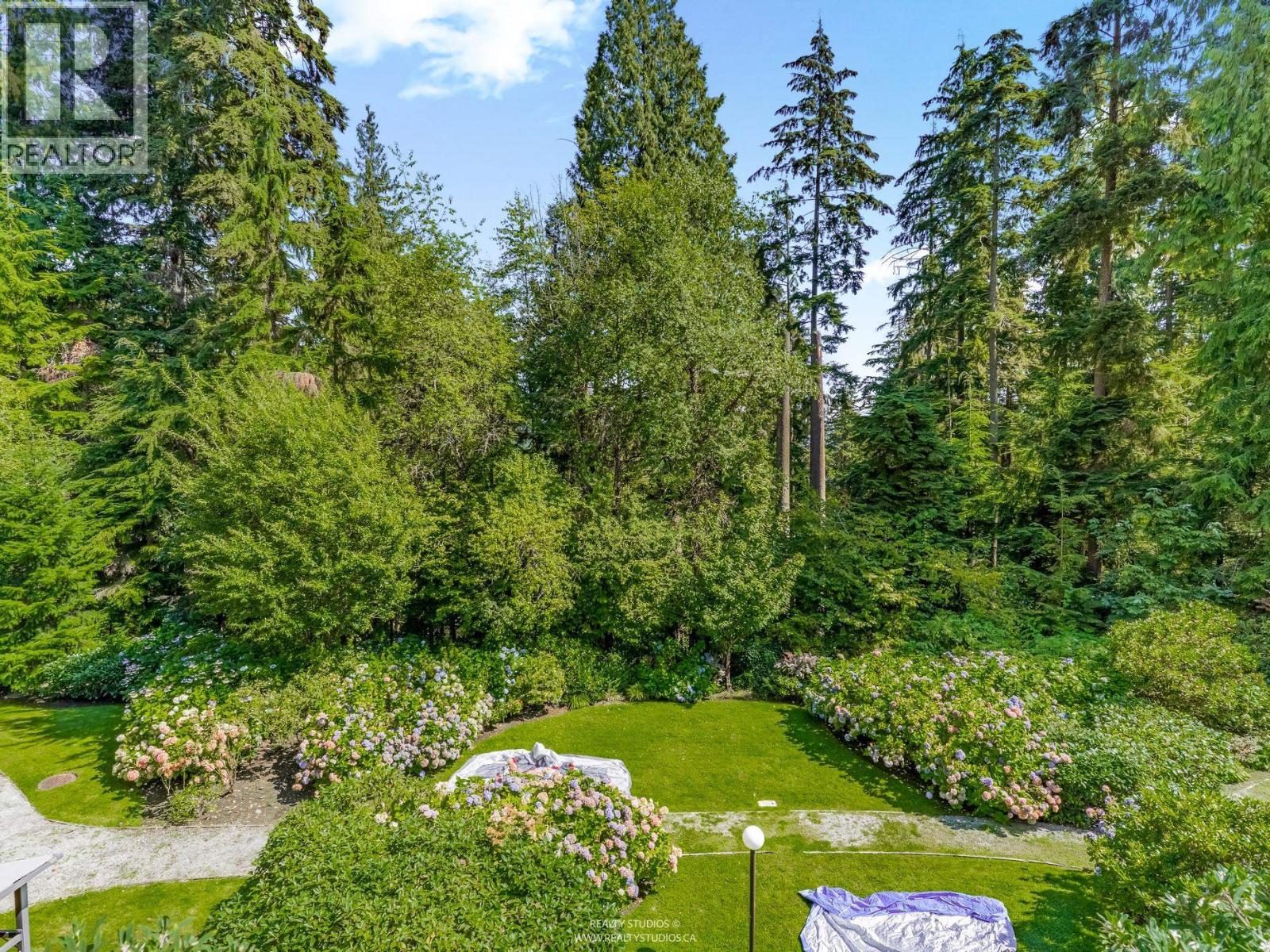 305 1500 Ostler Court, North Vancouver, British Columbia  V7G 2S2 - Photo 4 - R3044260