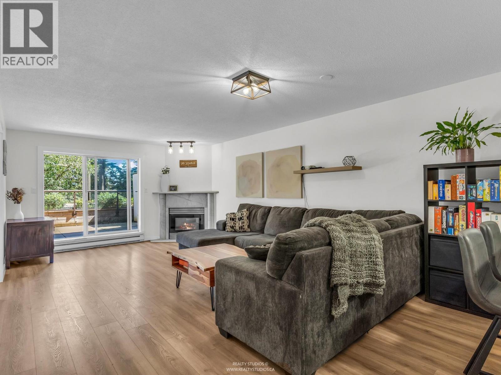 305 1500 Ostler Court, North Vancouver, British Columbia  V7G 2S2 - Photo 12 - R3044260