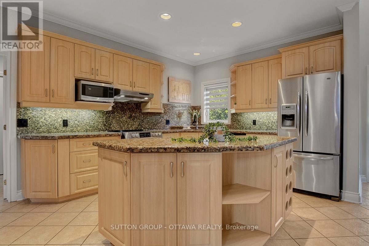 6472 Beausejour Drive S, Ottawa, Ontario  K1C 6V5 - Photo 10 - X12389938