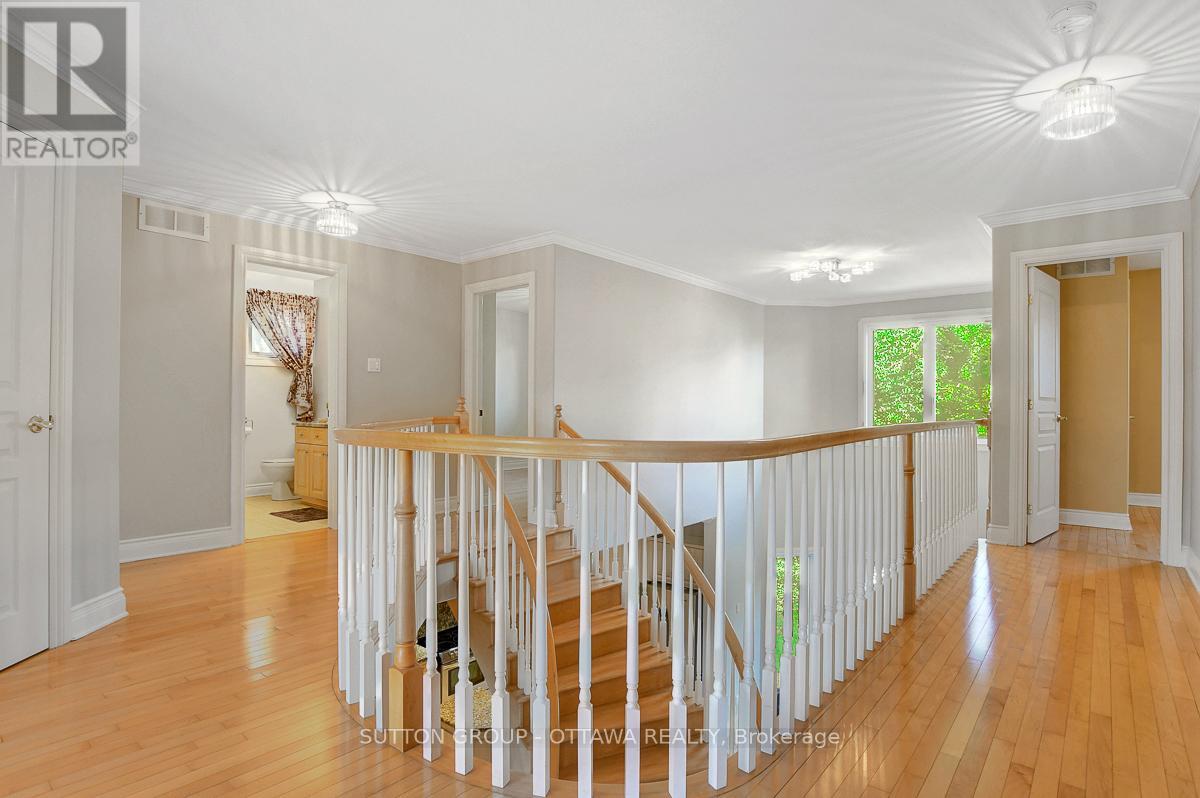 6472 Beausejour Drive S, Ottawa, Ontario  K1C 6V5 - Photo 18 - X12389938