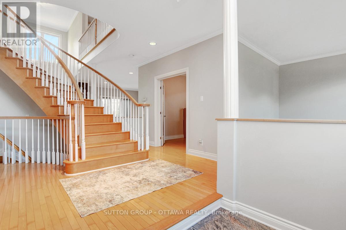 6472 Beausejour Drive S, Ottawa, Ontario  K1C 6V5 - Photo 3 - X12389938