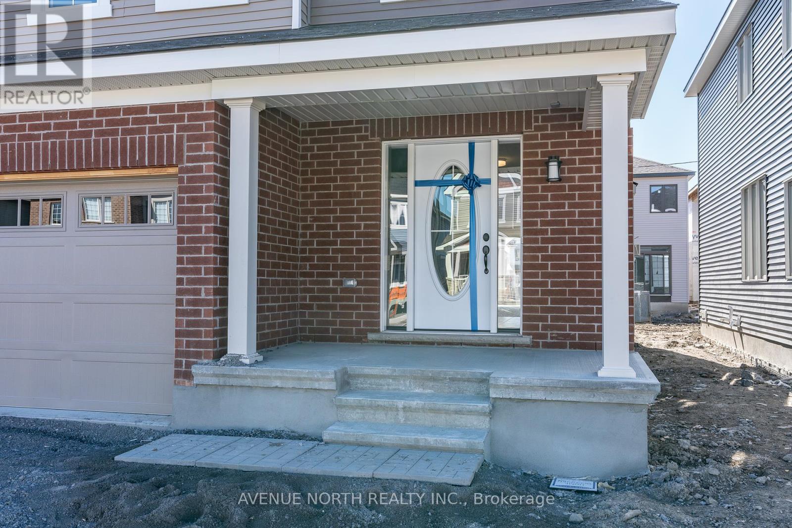 137 Unity Place, Ottawa, Ontario  K2S 2Y8 - Photo 3 - X12389959