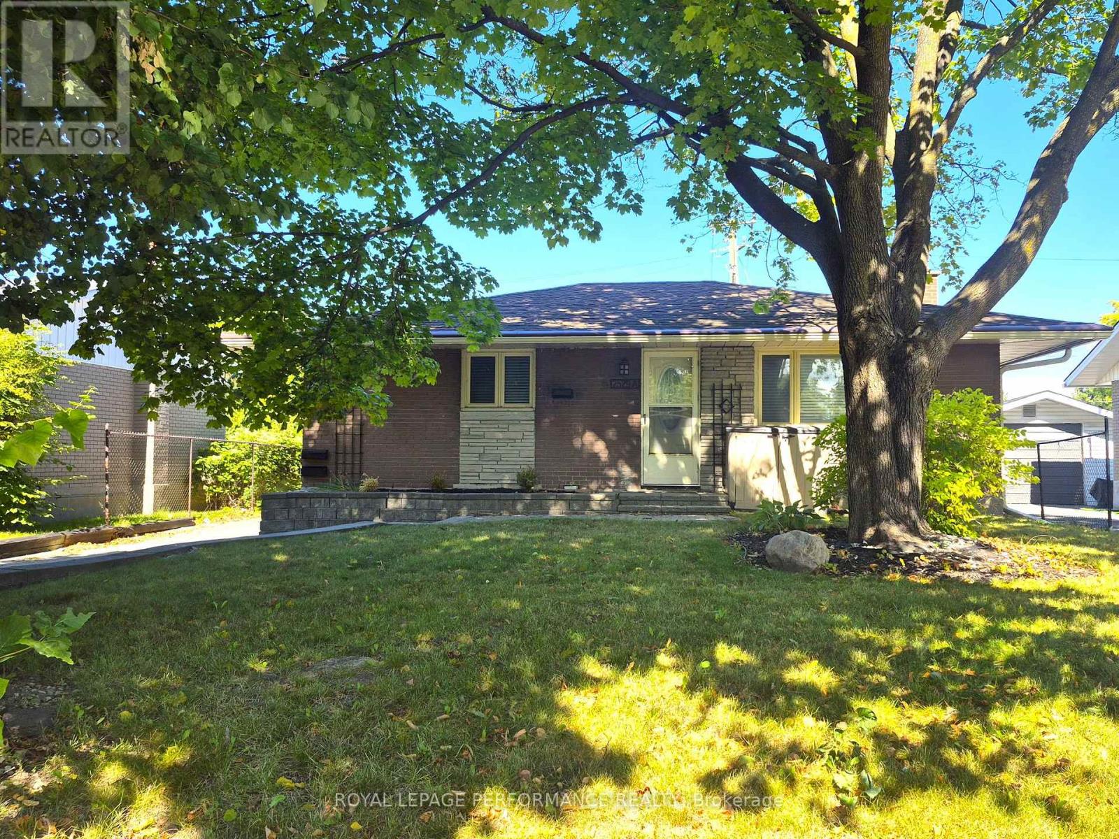A - 2529 ROMAN AVENUE, Ottawa, Ontario