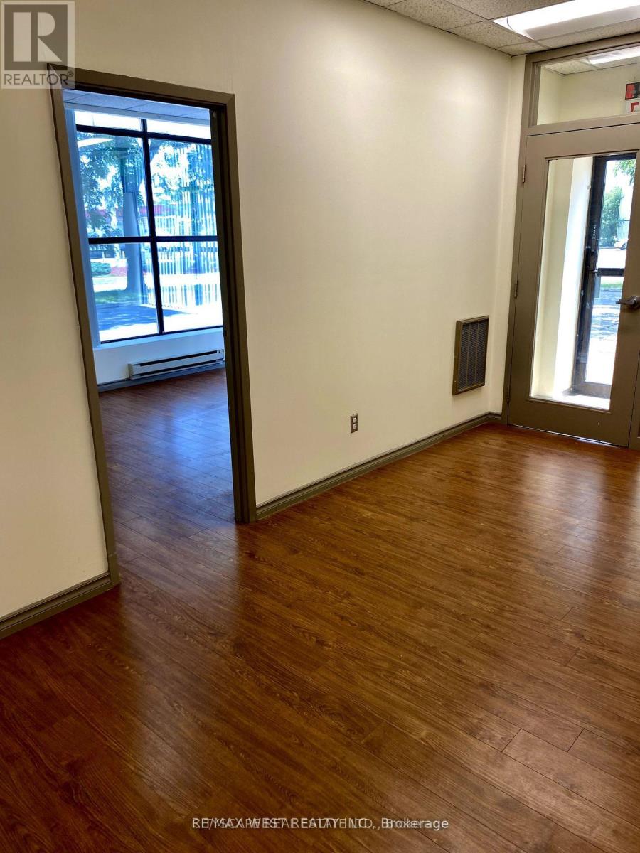 9 - 6110 Ordan Drive, Mississauga, Ontario  L5T 2B3 - Photo 4 - W12389873