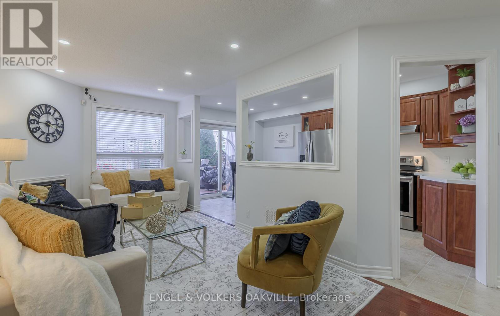 3976 Freeman Terrace, Mississauga, Ontario  L5M 6R1 - Photo 8 - W12389920