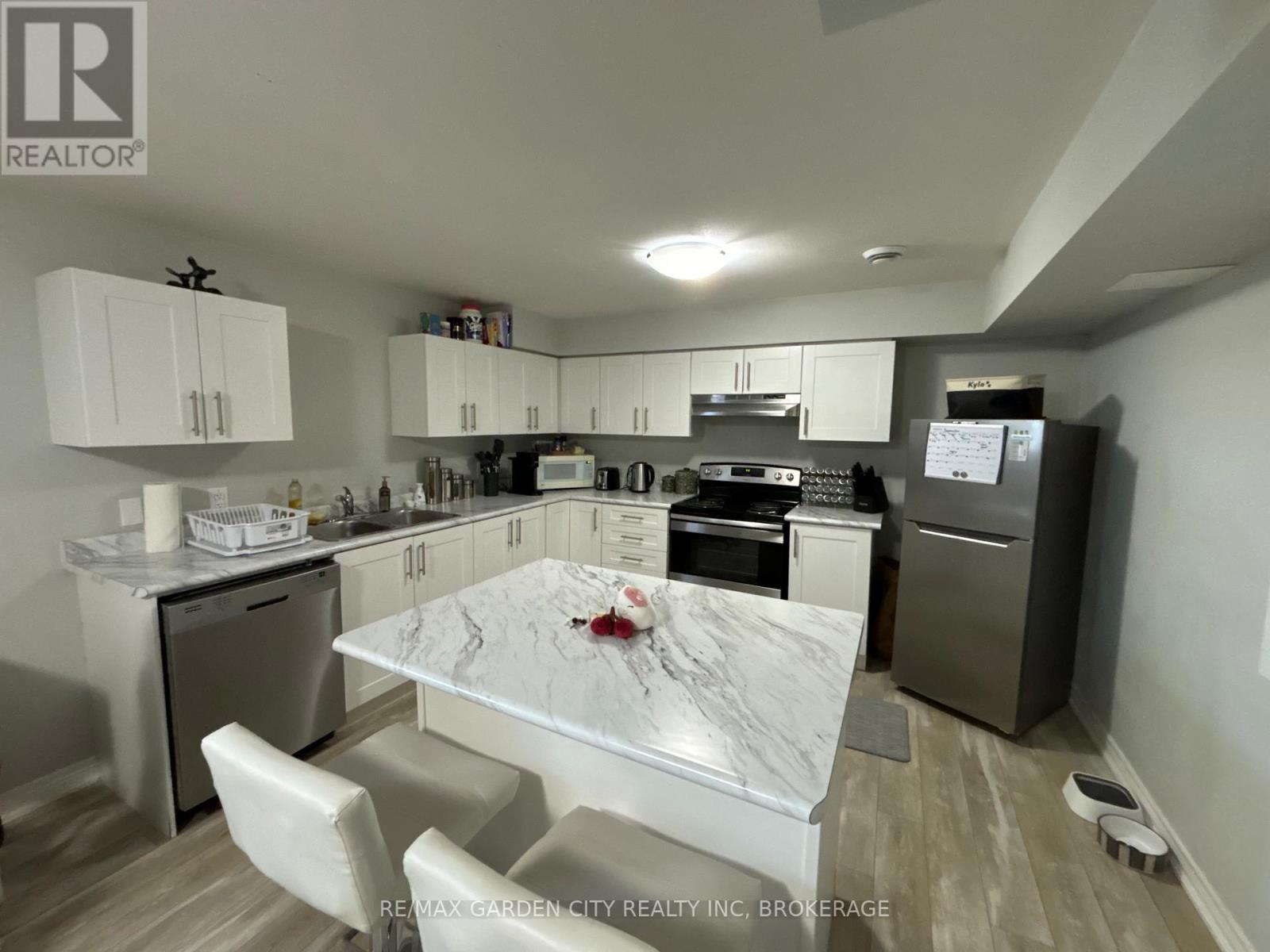 Lower - 34 Bounty Avenue, Thorold, Ontario  L2V 0H3 - Photo 3 - X12389969