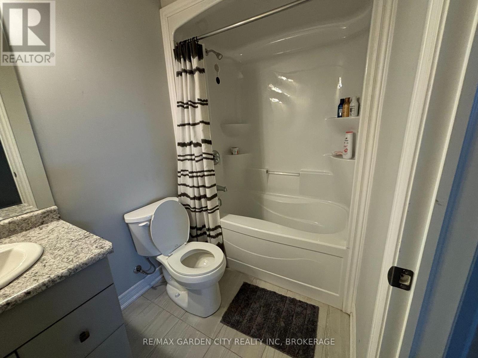 Lower - 34 Bounty Avenue, Thorold, Ontario  L2V 0H3 - Photo 9 - X12389969