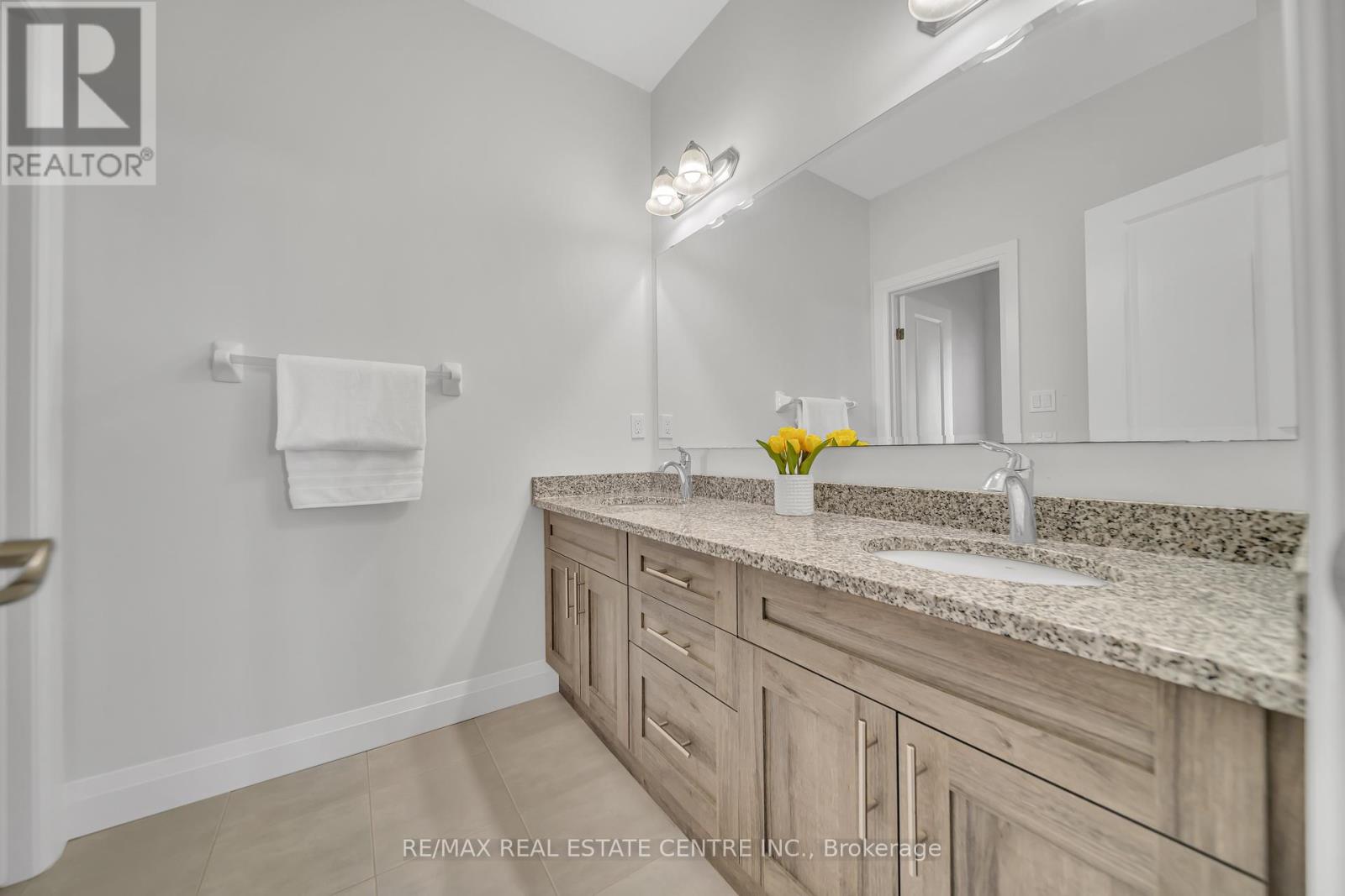 317 Blair Creek Drive, Kitchener, Ontario  N2P 0G4 - Photo 34 - X12389899
