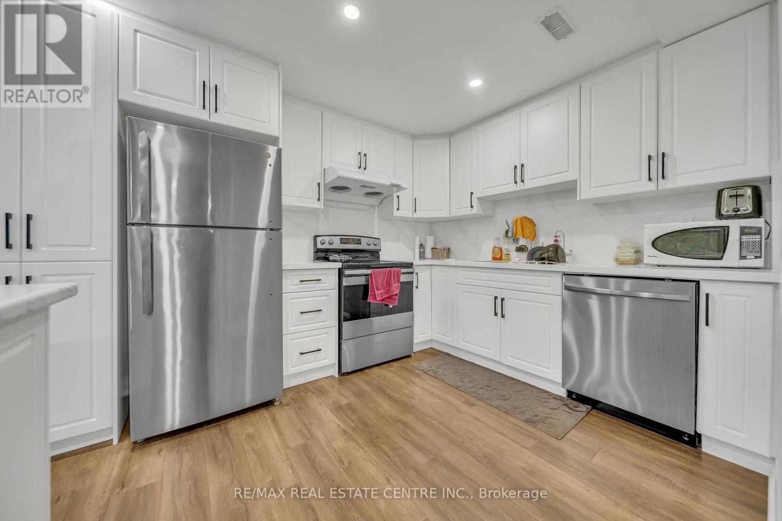 317 Blair Creek Drive, Kitchener, Ontario  N2P 0G4 - Photo 38 - X12389899