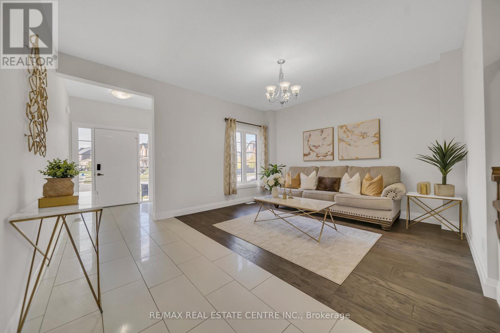 317 Blair Creek Drive, Kitchener, Ontario  N2P 0G4 - Photo 6 - X12389899