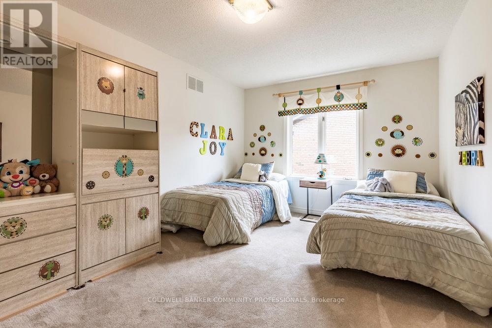 223 Briar Hill Crescent, Hamilton, Ontario L9G 3M9 - Photo 18 - X12389915