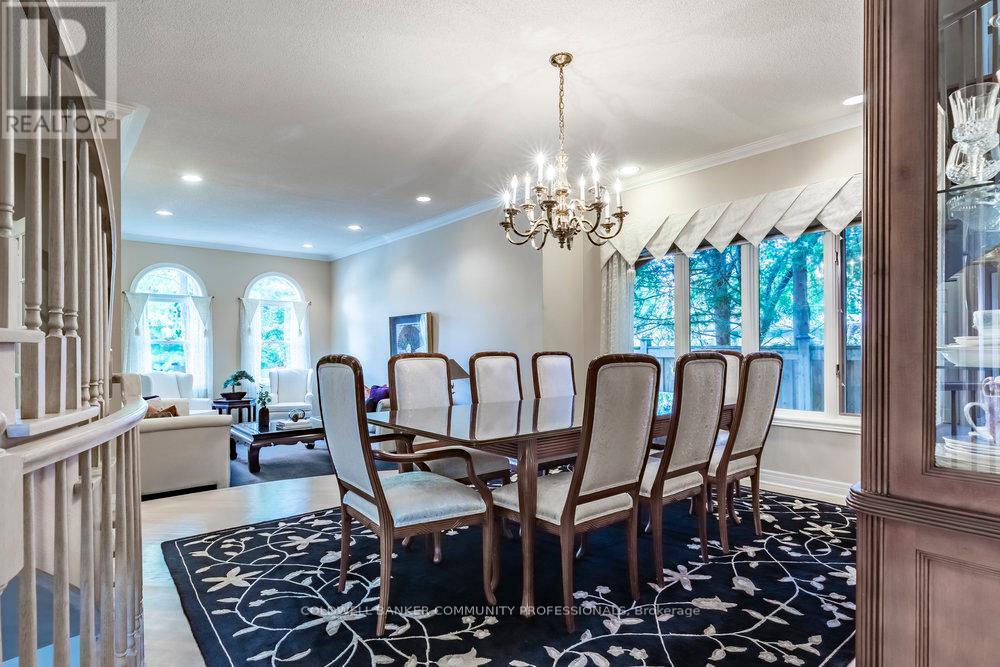 223 Briar Hill Crescent, Hamilton, Ontario L9G 3M9 - Photo 7 - X12389915