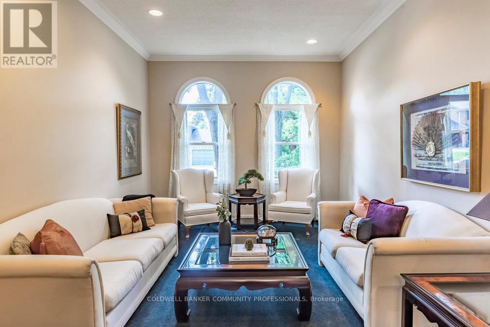 223 Briar Hill Crescent, Hamilton, Ontario L9G 3M9 - Photo 8 - X12389915