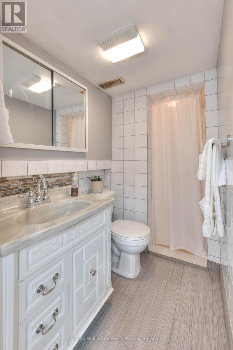 244 Westwood Drive, Kitchener, Ontario  N2M 2L2 - Photo 29 - X12389918