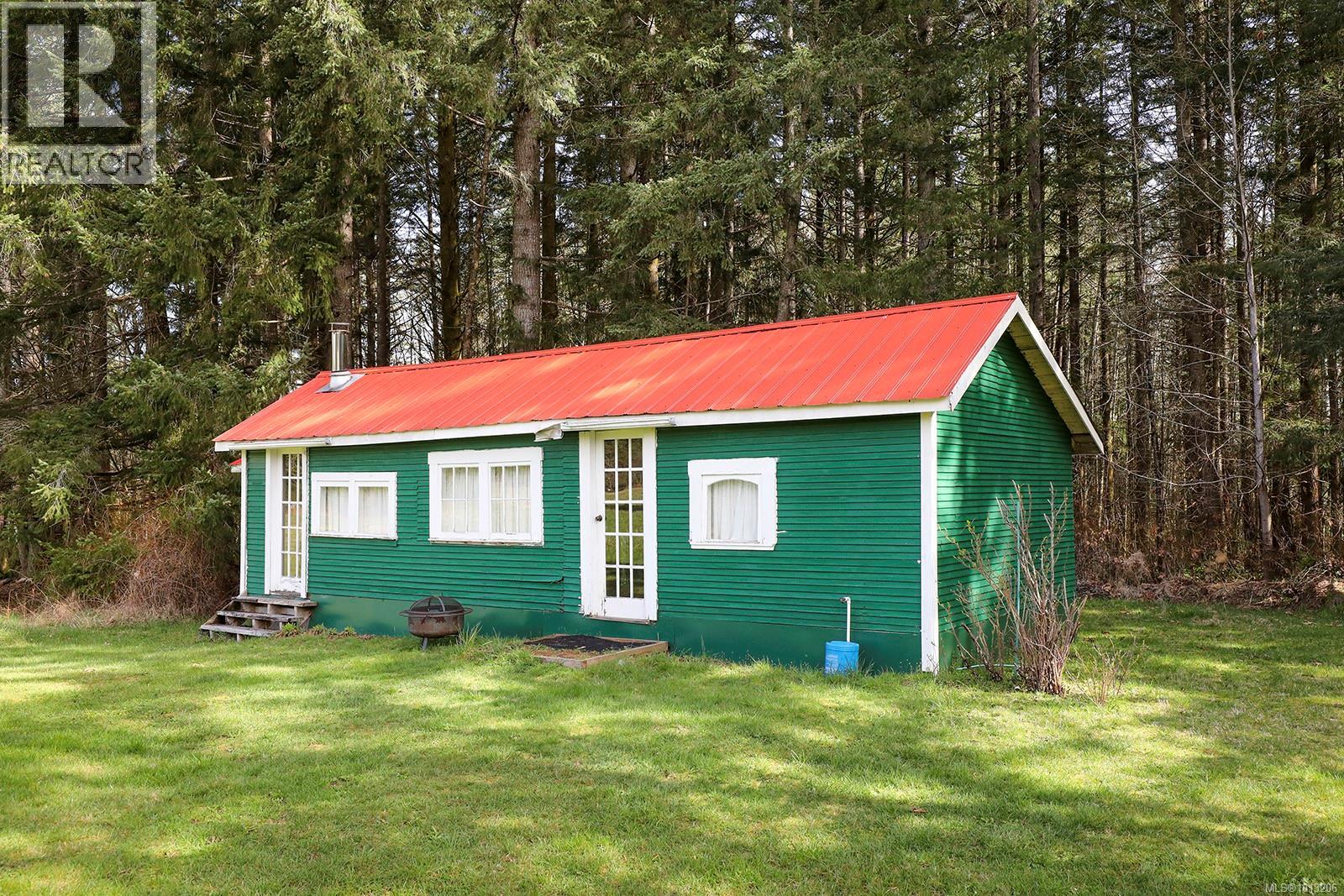 7792 Island Hwy N, Black Creek, British Columbia  V9J 1G5 - Photo 47 - 1013206