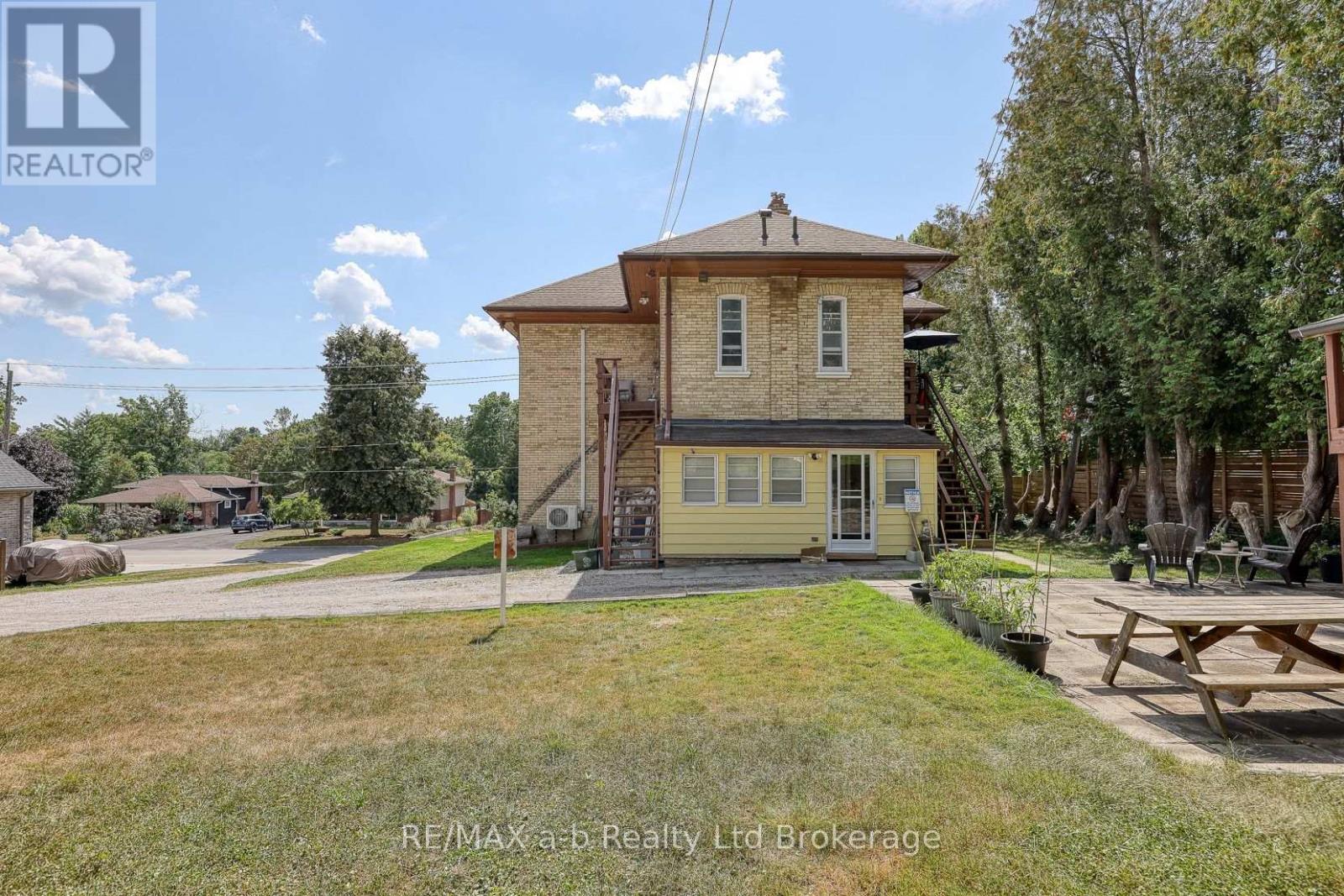 135 Canterbury Street, Ingersoll, Ontario  N5C 1E1 - Photo 11 - X12389981