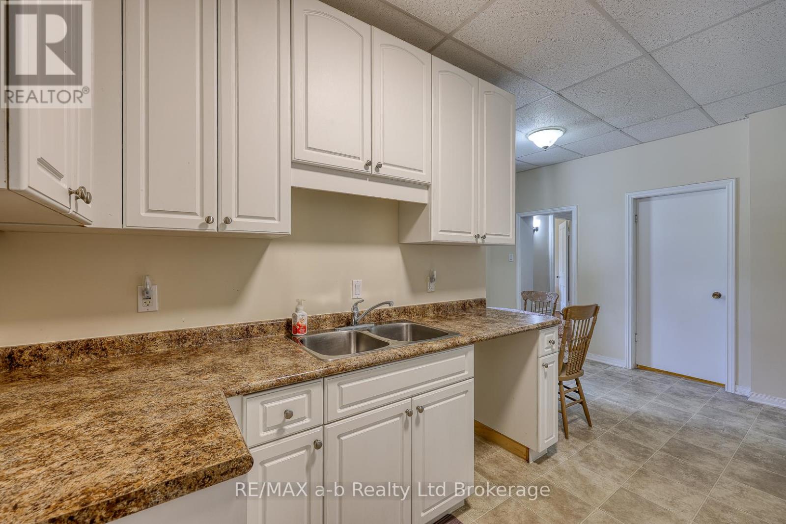 135 Canterbury Street, Ingersoll, Ontario  N5C 1E1 - Photo 20 - X12389981