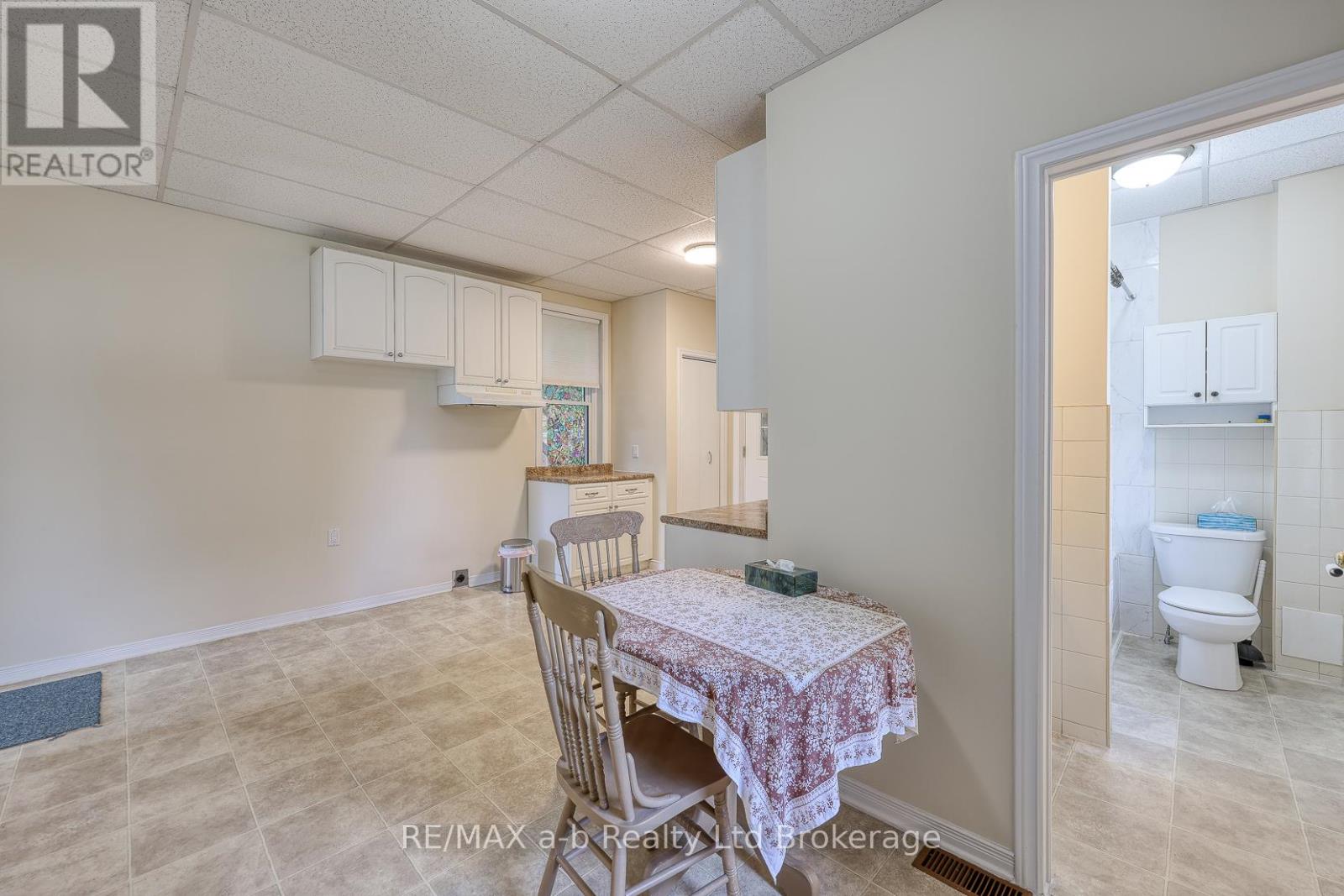 135 Canterbury Street, Ingersoll, Ontario  N5C 1E1 - Photo 23 - X12389981