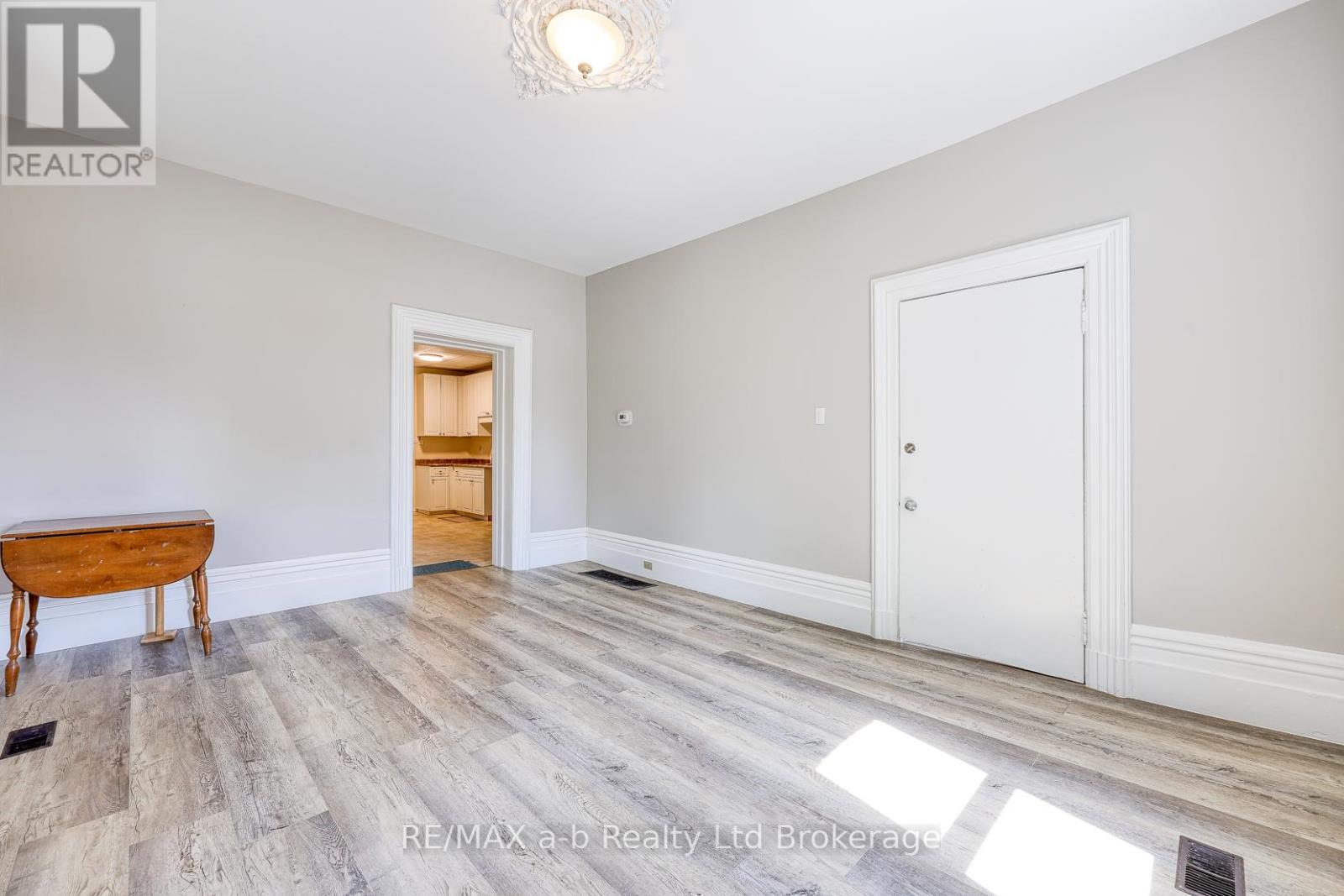 135 Canterbury Street, Ingersoll, Ontario  N5C 1E1 - Photo 33 - X12389981