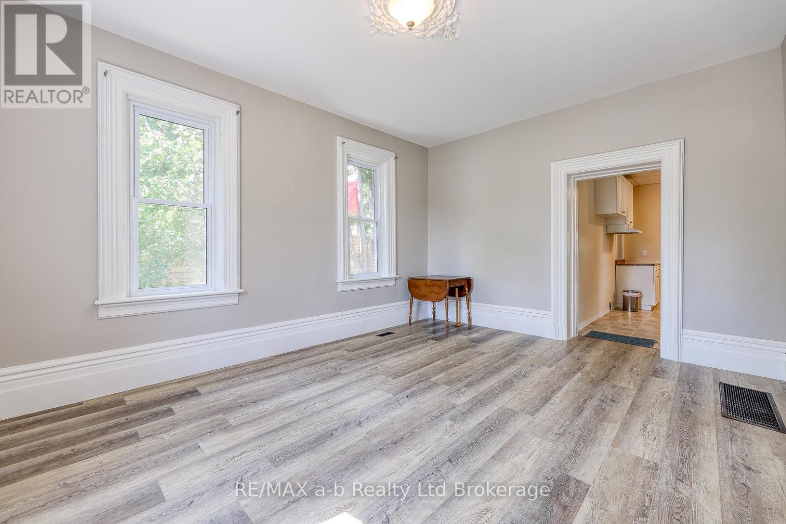 135 Canterbury Street, Ingersoll, Ontario  N5C 1E1 - Photo 34 - X12389981