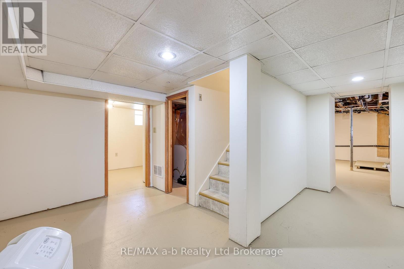 135 Canterbury Street, Ingersoll, Ontario  N5C 1E1 - Photo 37 - X12389981
