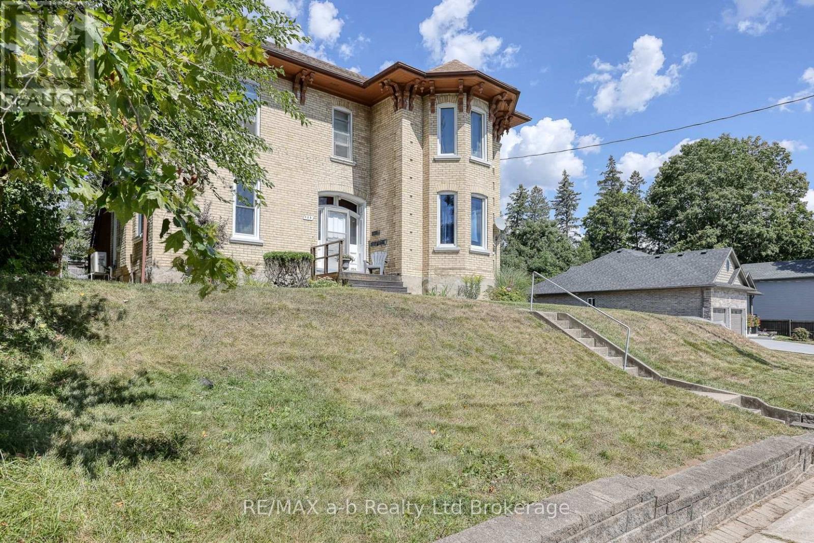 135 Canterbury Street, Ingersoll, Ontario  N5C 1E1 - Photo 5 - X12389981