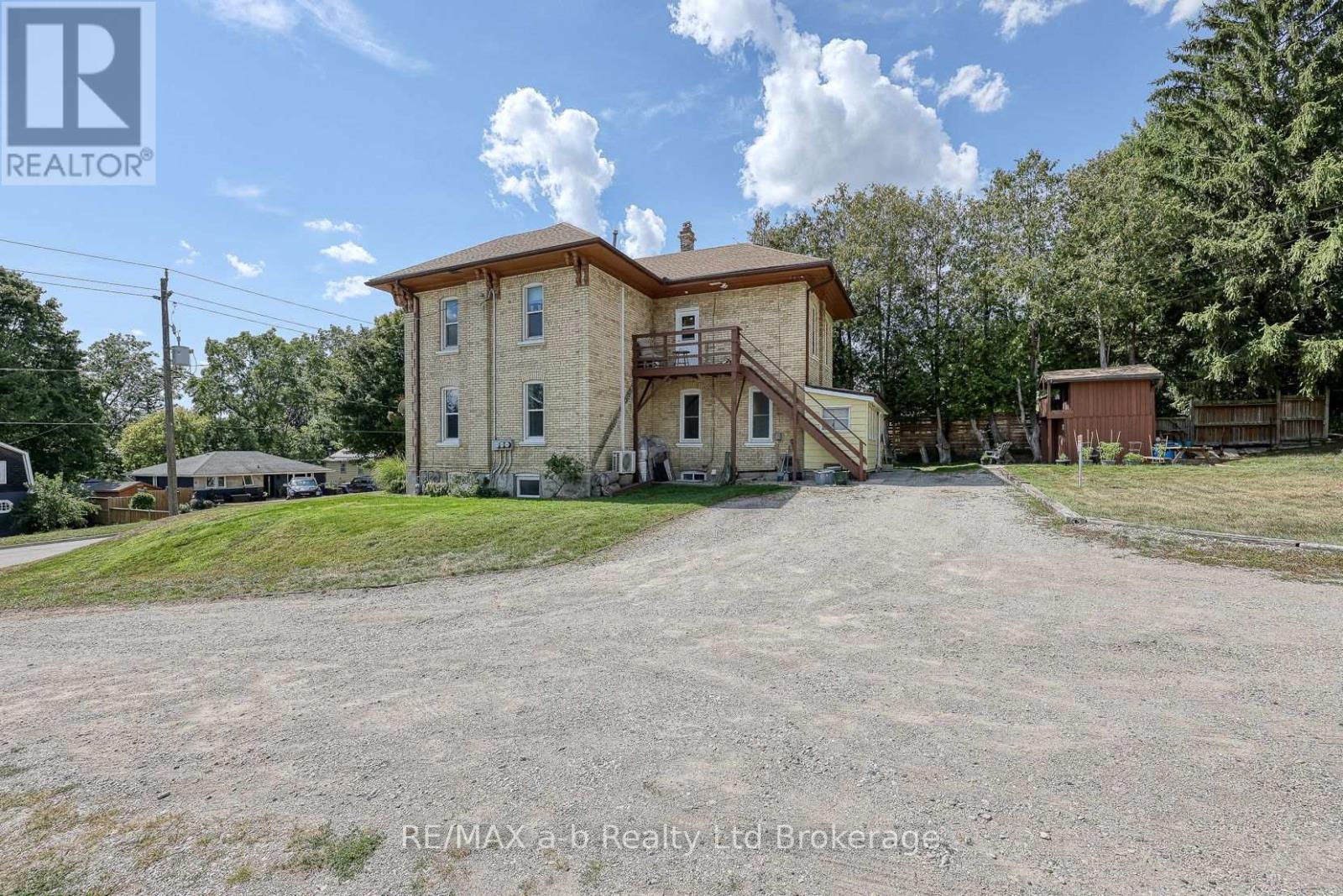 135 Canterbury Street, Ingersoll, Ontario  N5C 1E1 - Photo 8 - X12389981