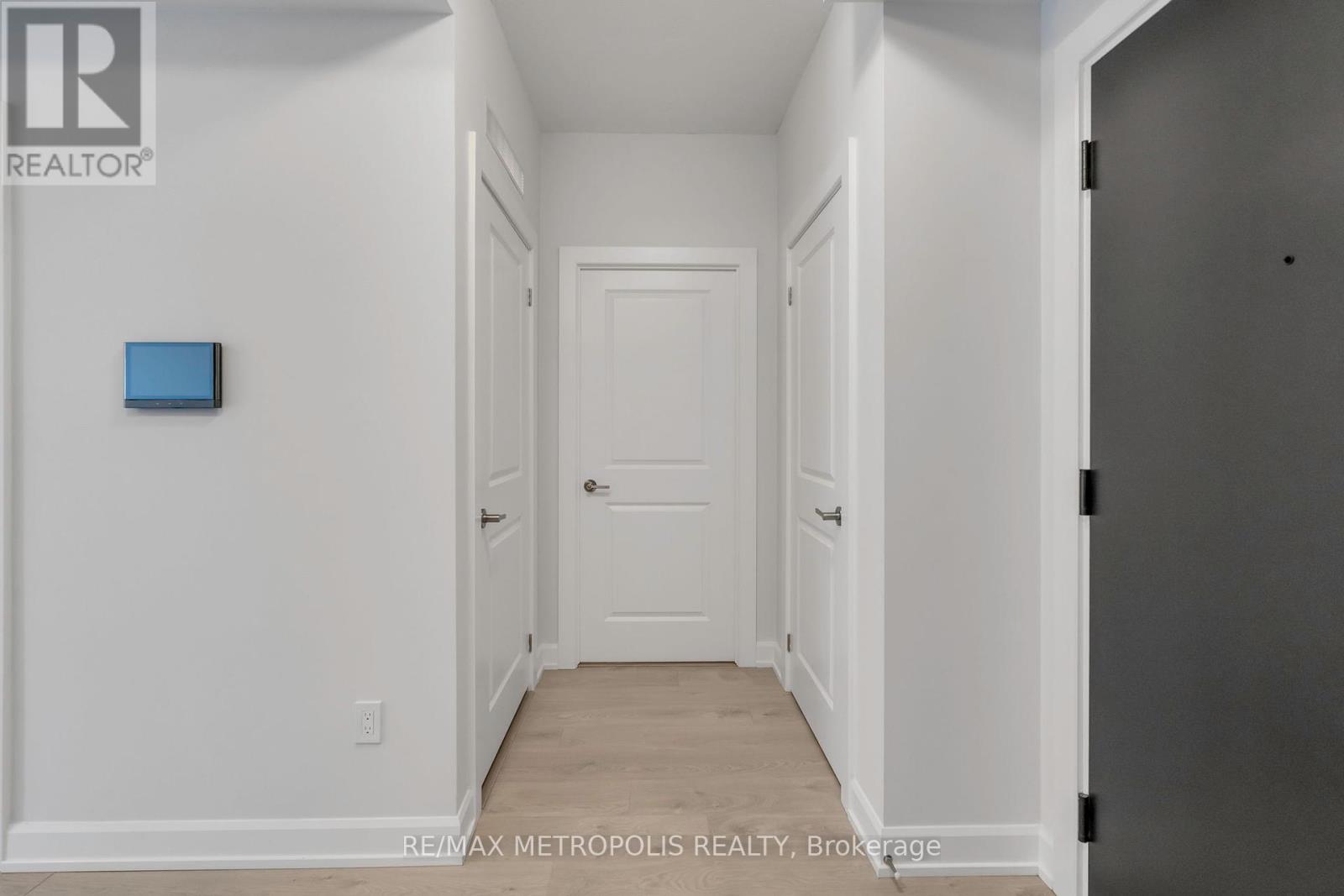 515 - 3220 William Coltson Avenue, Oakville, Ontario  L6H 7X9 - Photo 3 - W12389135