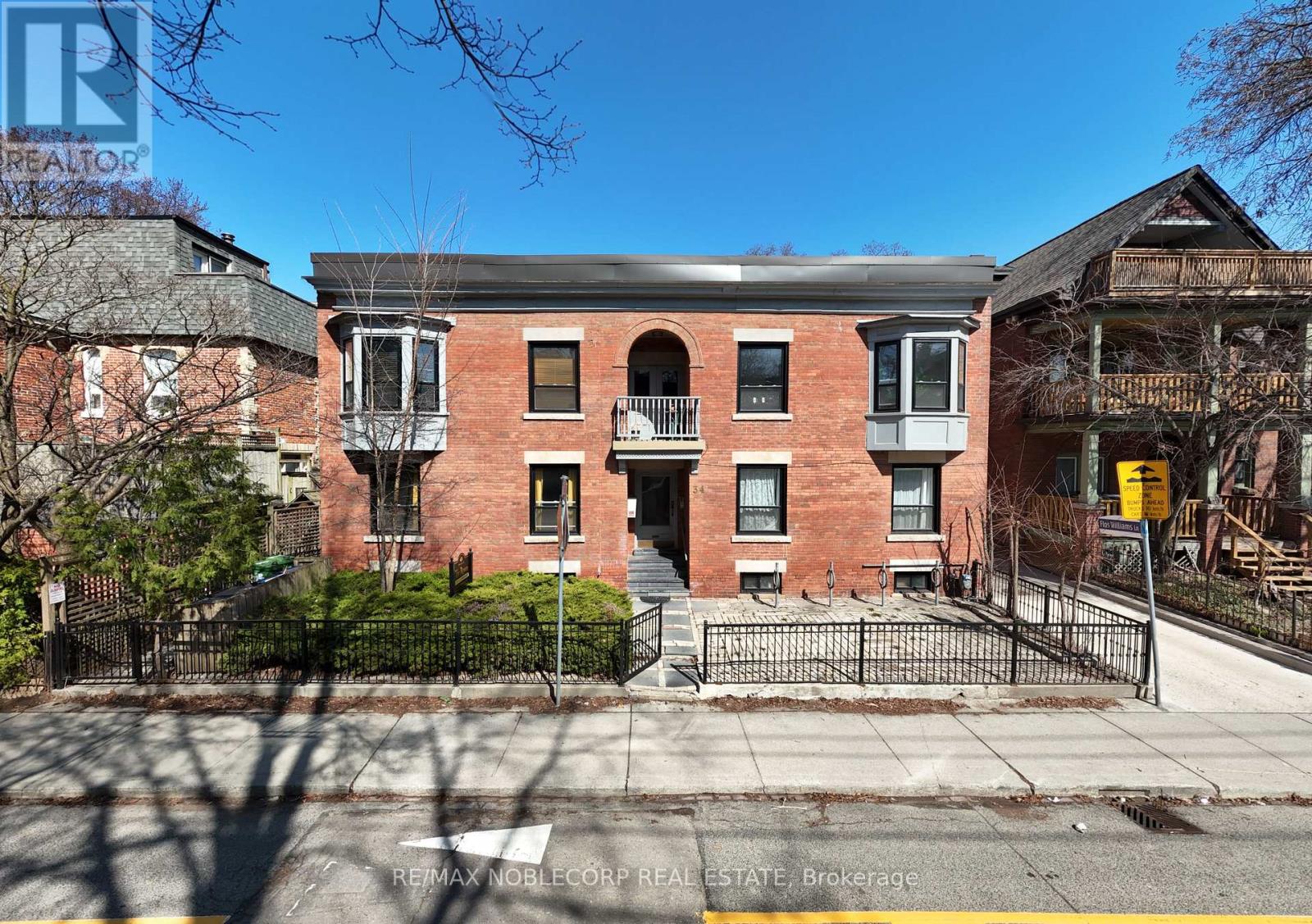 34 Winchester Street, Toronto, Ontario  M4X 1A7 - Photo 3 - C12390011