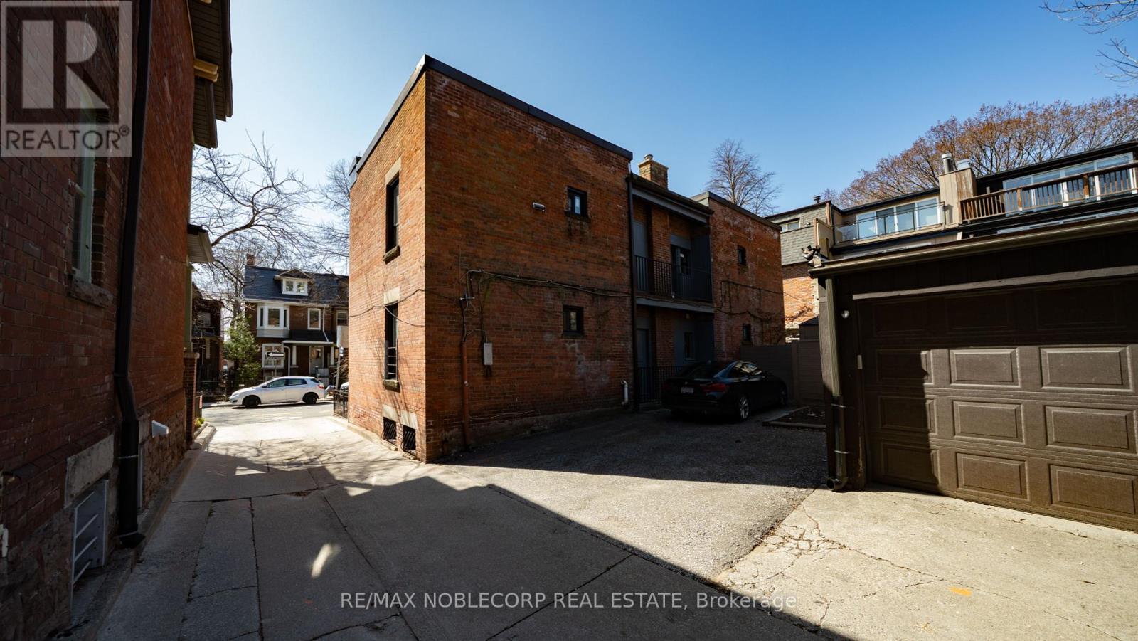 34 Winchester Street, Toronto, Ontario  M4X 1A7 - Photo 5 - C12390011