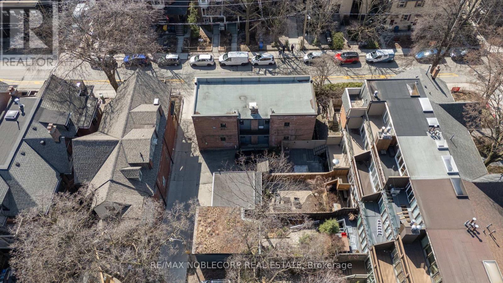34 Winchester Street, Toronto, Ontario  M4X 1A7 - Photo 9 - C12390011