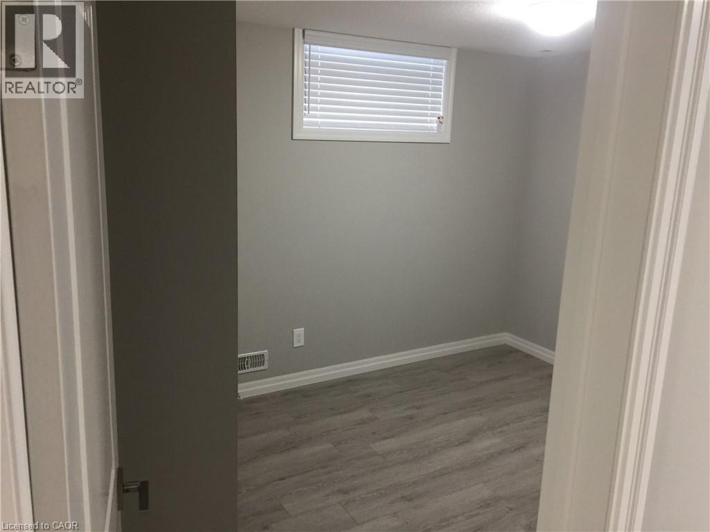 1965 Coronation Boulevard Unit# Basement, Cambridge, Ontario  N3H 3S1 - Photo 2 - 40767610