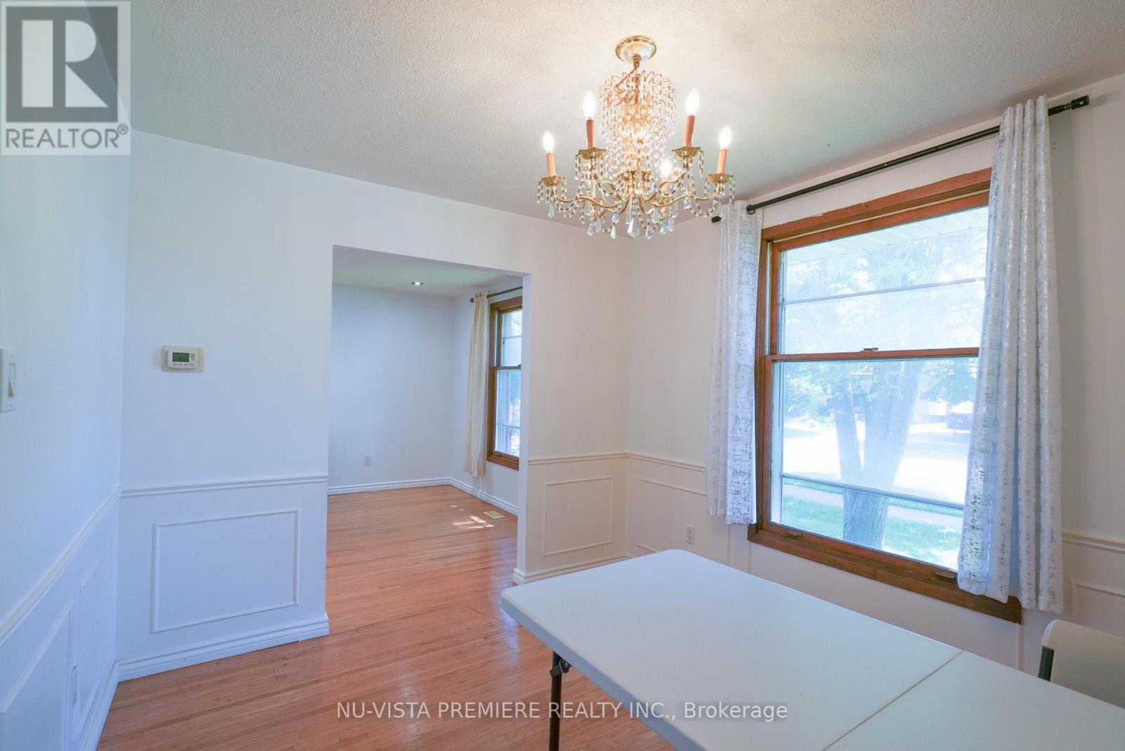 1329 Ernest Avenue, London South, Ontario  N6E 2B3 - Photo 5 - X12390028
