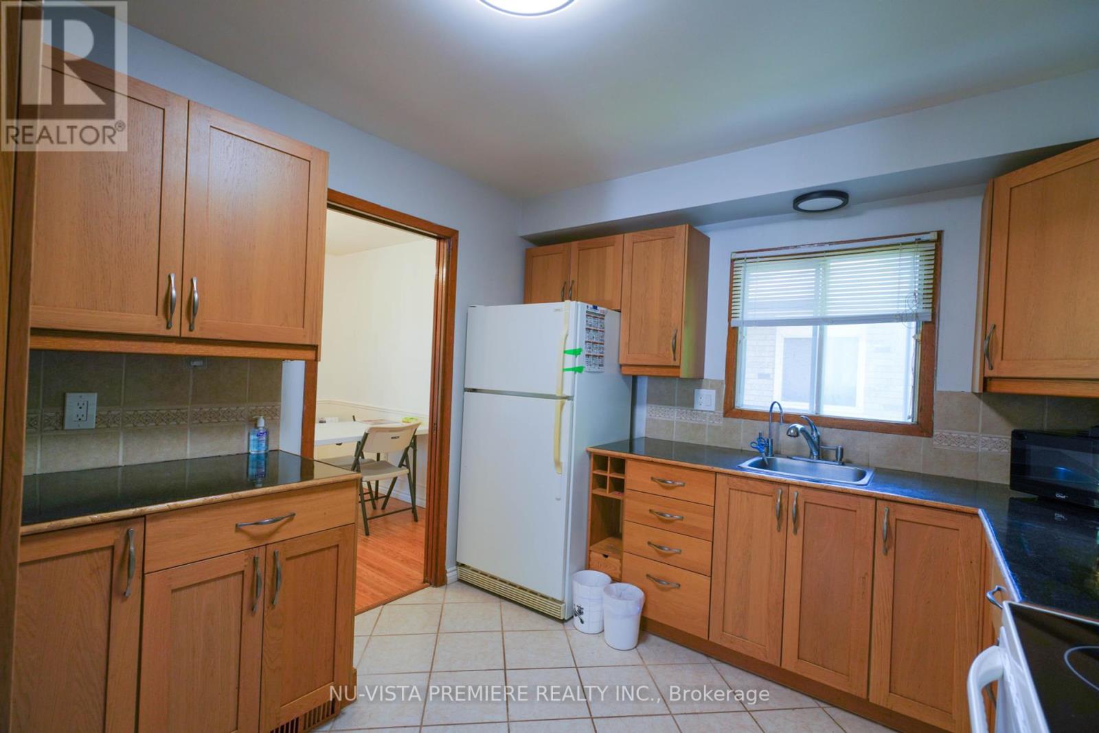 1329 Ernest Avenue, London South, Ontario  N6E 2B3 - Photo 6 - X12390028