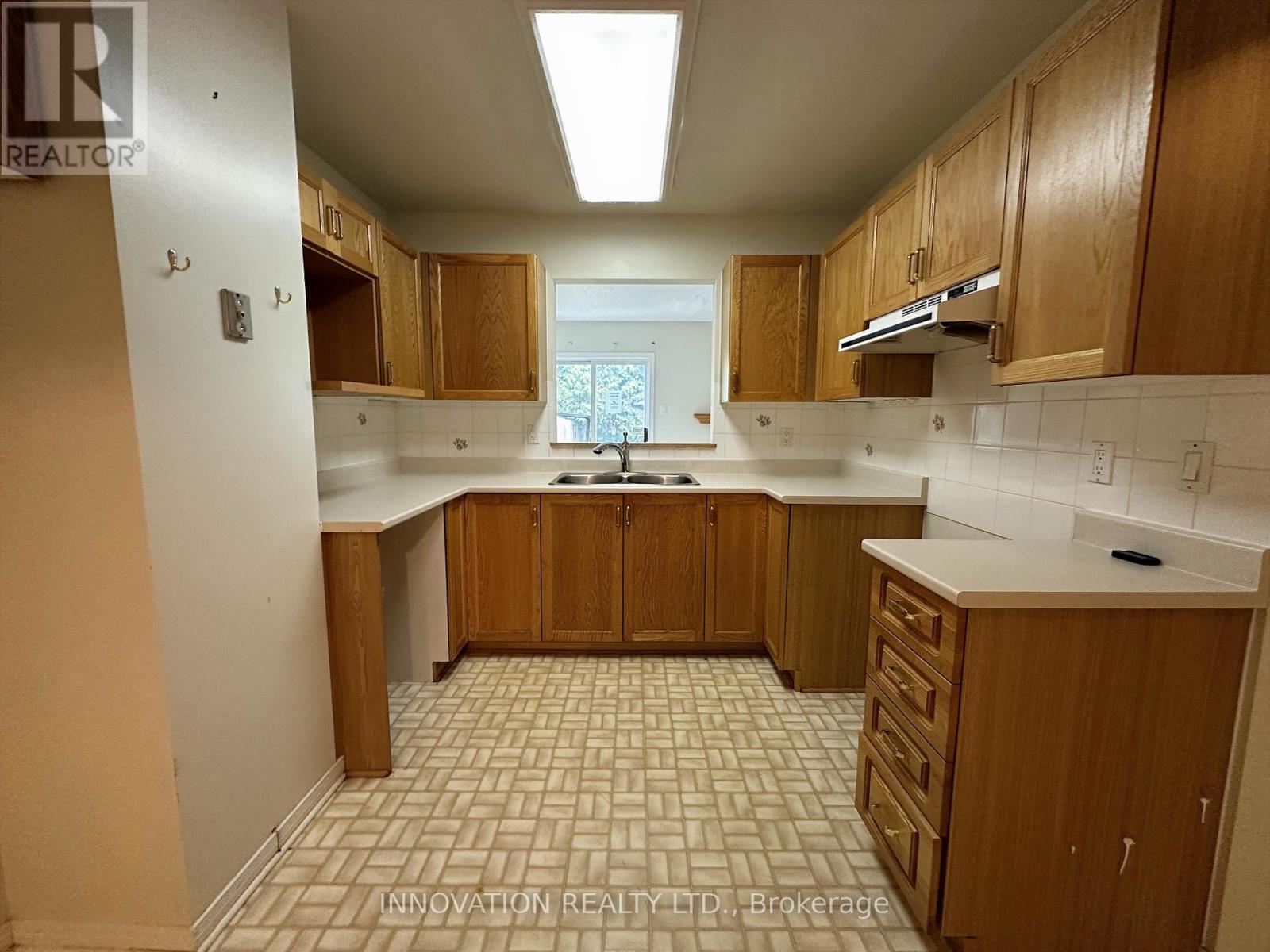 5 Roblyn Way, Ottawa, Ontario  K2G 5Z4 - Photo 13 - X12390033