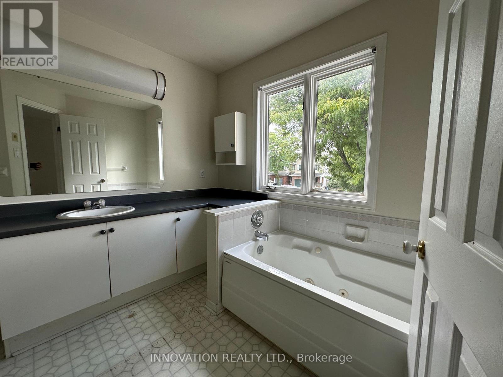5 Roblyn Way, Ottawa, Ontario  K2G 5Z4 - Photo 19 - X12390033