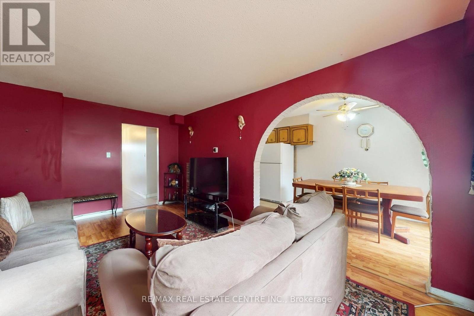 34 - 7406 Darcel Avenue, Mississauga (Malton), Ontario  L4T 2X5 - Photo 11 - W12389950