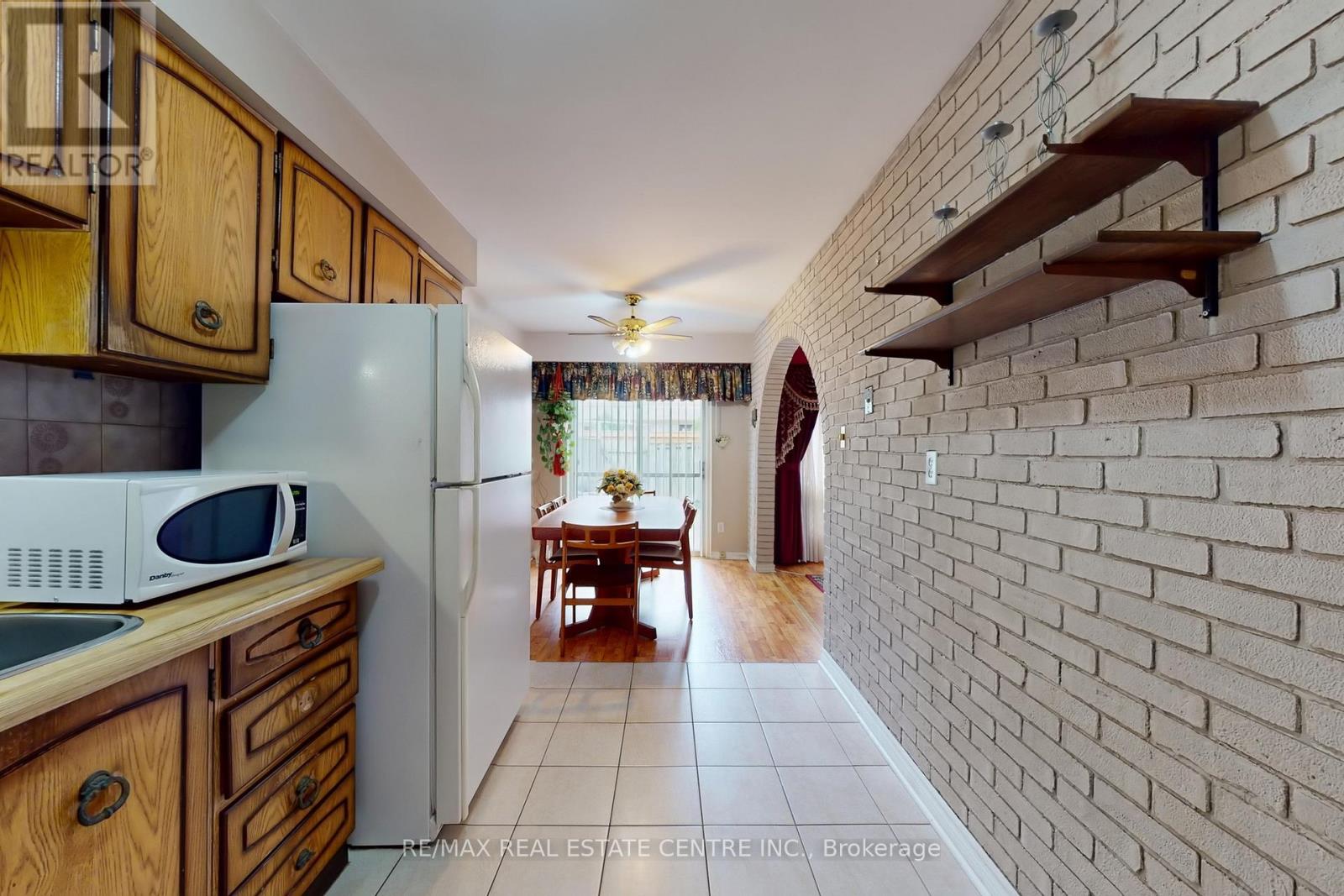 34 - 7406 Darcel Avenue, Mississauga (Malton), Ontario  L4T 2X5 - Photo 16 - W12389950