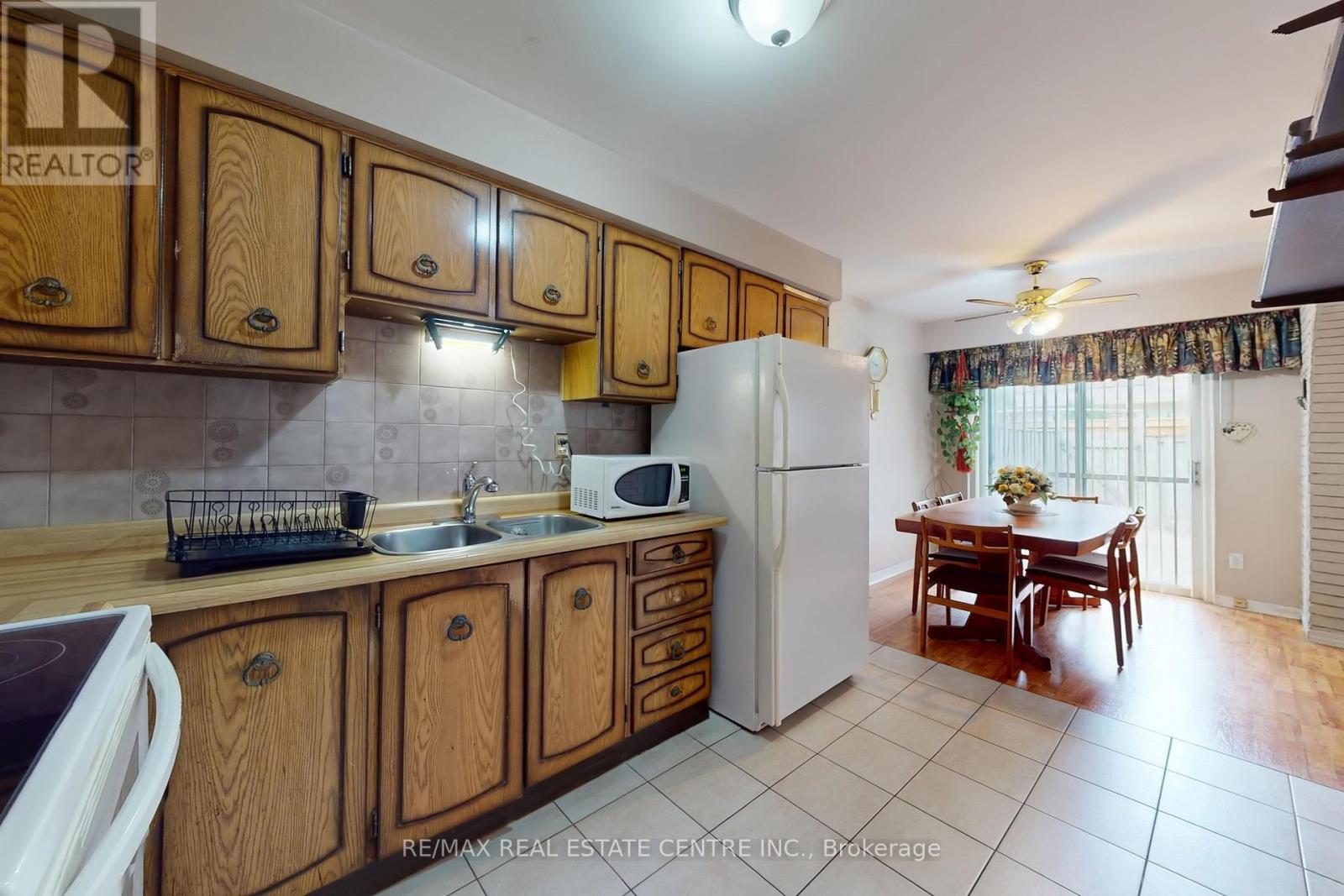 34 - 7406 Darcel Avenue, Mississauga (Malton), Ontario  L4T 2X5 - Photo 17 - W12389950