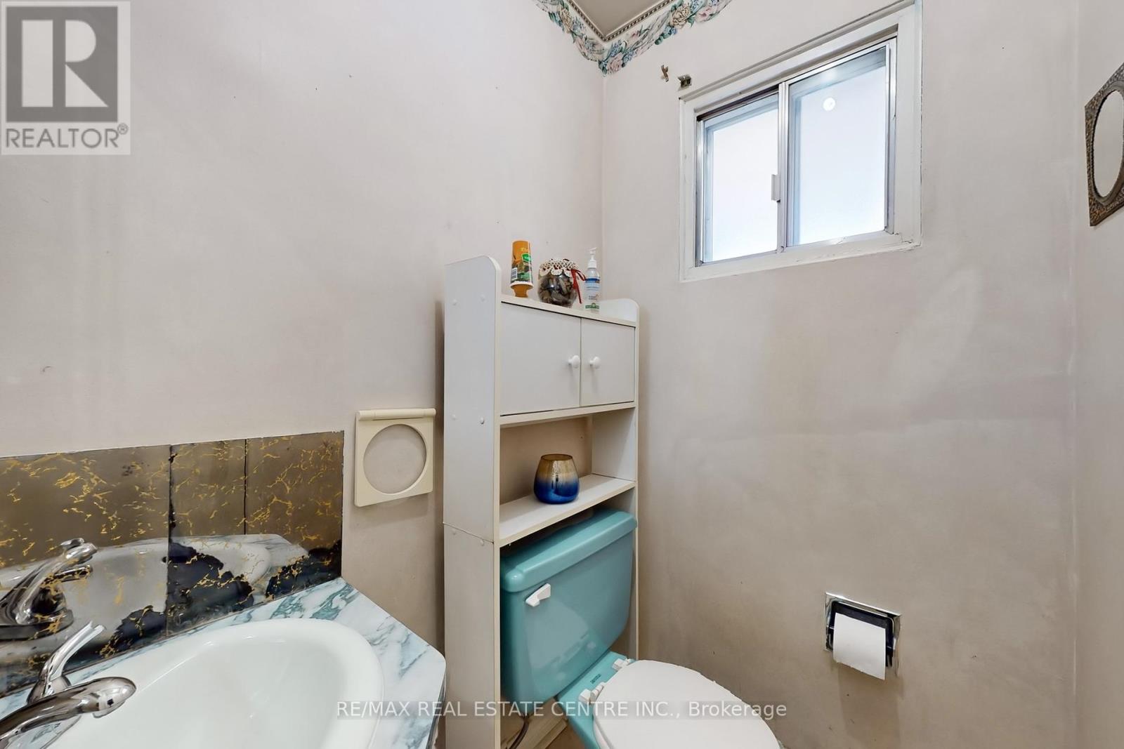 34 - 7406 Darcel Avenue, Mississauga (Malton), Ontario  L4T 2X5 - Photo 26 - W12389950