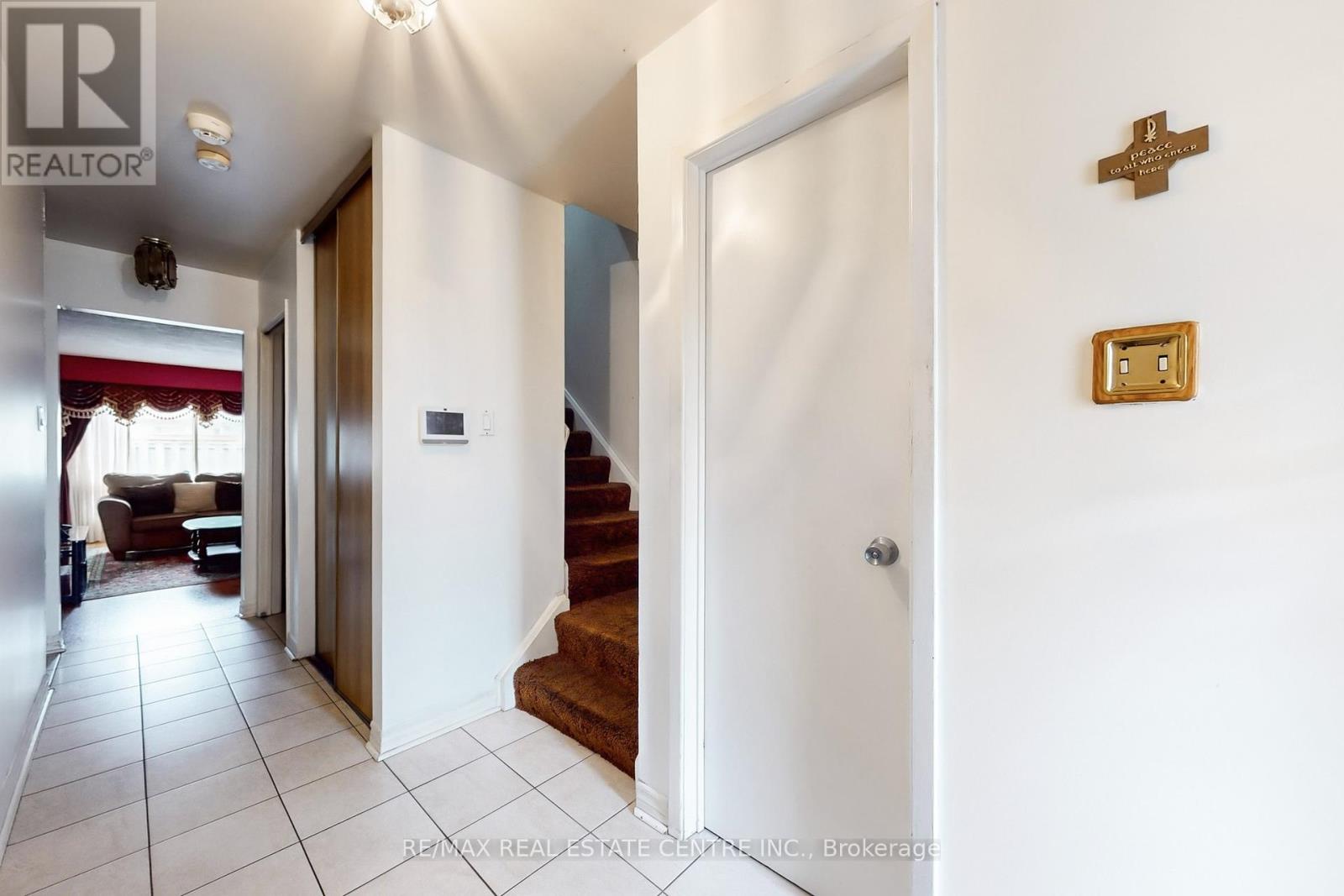 34 - 7406 Darcel Avenue, Mississauga (Malton), Ontario  L4T 2X5 - Photo 27 - W12389950