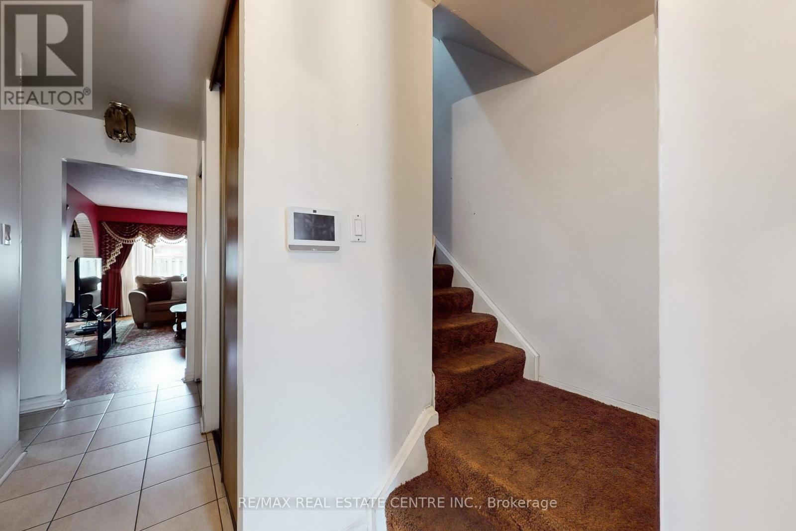 34 - 7406 Darcel Avenue, Mississauga (Malton), Ontario  L4T 2X5 - Photo 29 - W12389950