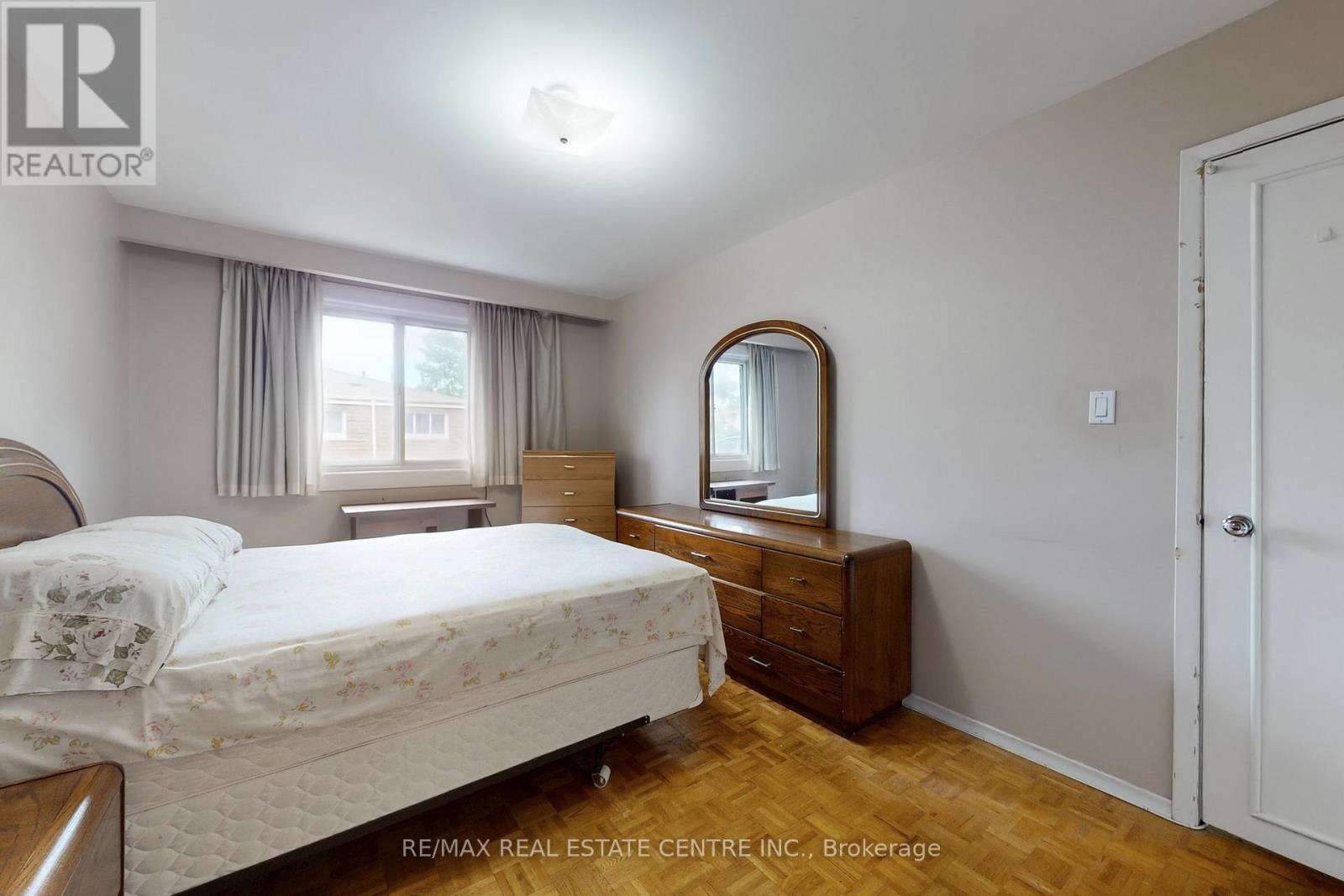 34 - 7406 Darcel Avenue, Mississauga (Malton), Ontario  L4T 2X5 - Photo 36 - W12389950