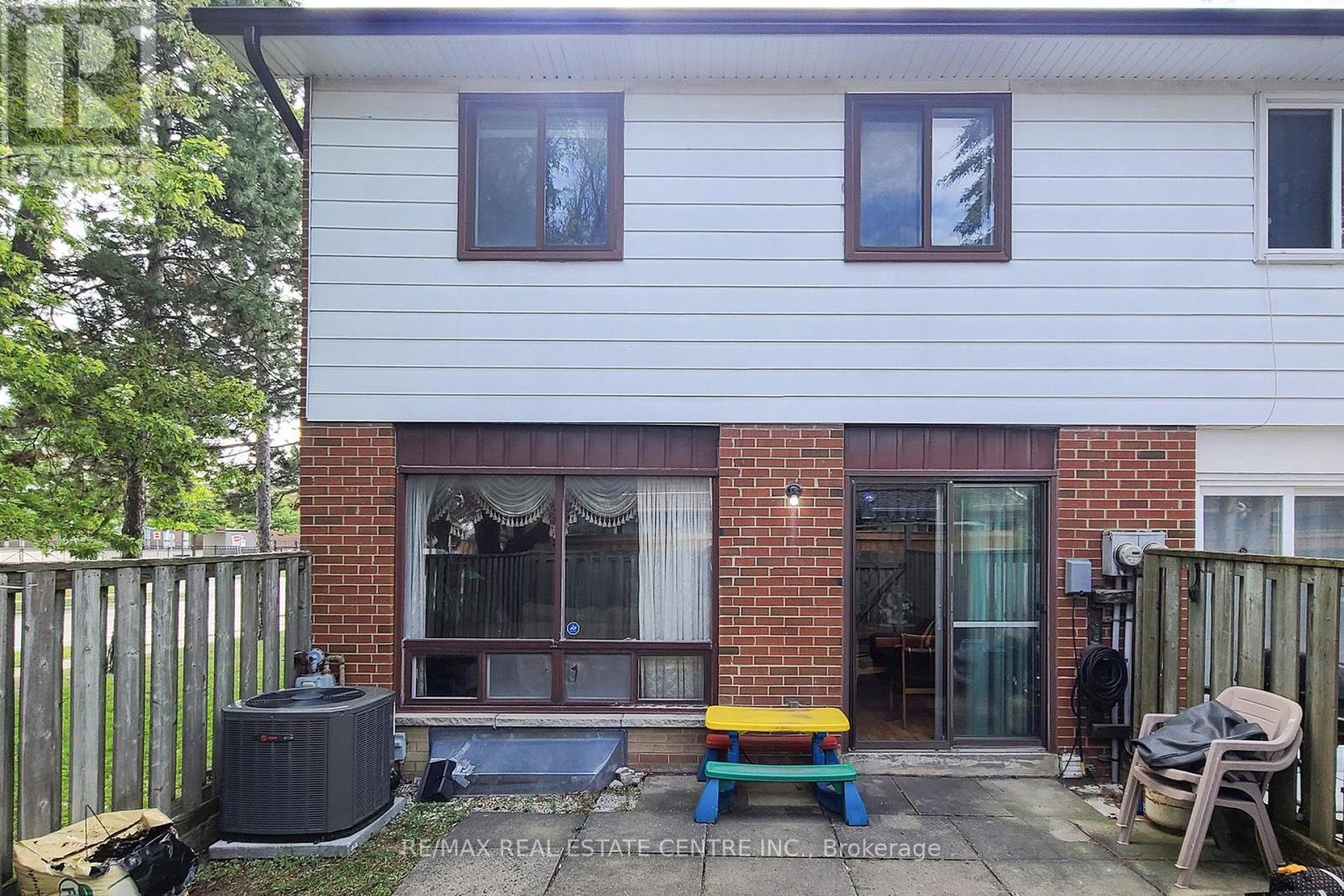 34 - 7406 Darcel Avenue, Mississauga (Malton), Ontario  L4T 2X5 - Photo 48 - W12389950